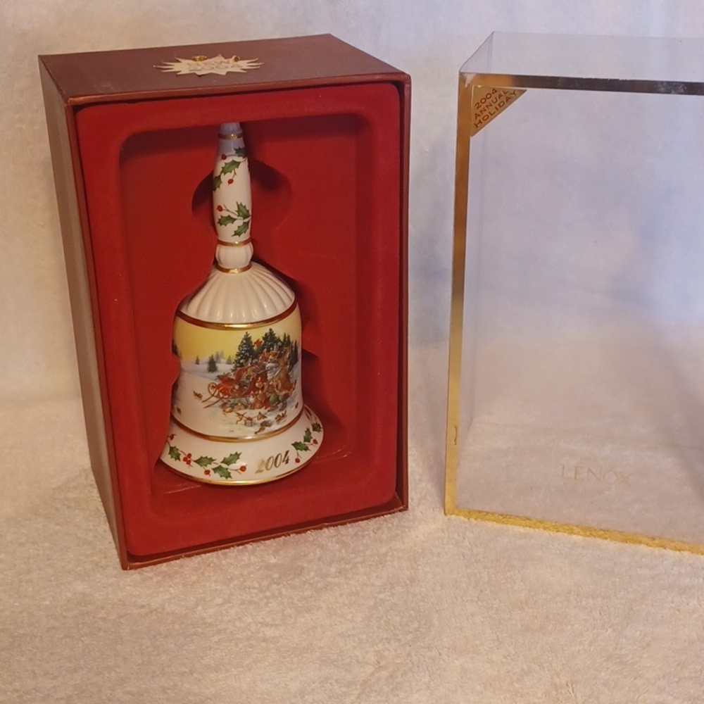 Lenox 2004 annual Holiday collector Bell Santa Woodland  Visit Christmas